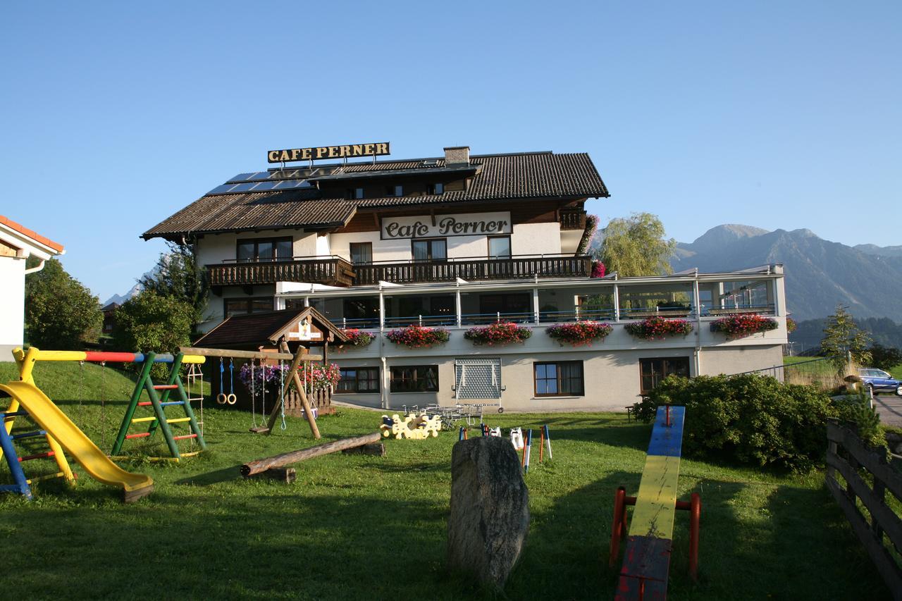 Hotel-Cafe Perner Шладмінг Екстер'єр фото